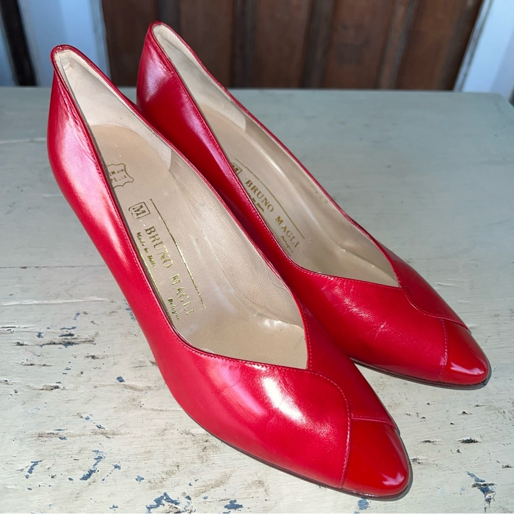 Bruno Magli MADE IN ITALY High Heel Pointed Toe Pumps Red Leather Sz 7B